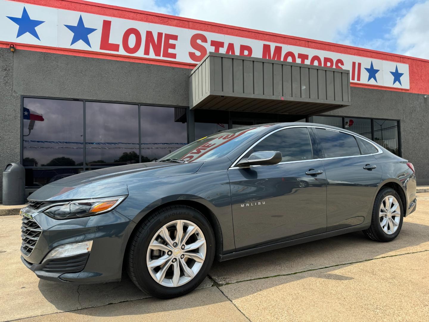 2019 GRAY CHEVROLET MALIBU LT (2FL) (1G1ZD5ST5KF) , located at 5900 E. Lancaster Ave., Fort Worth, TX, 76112, (817) 457-5456, 0.000000, 0.000000 - Photo#0